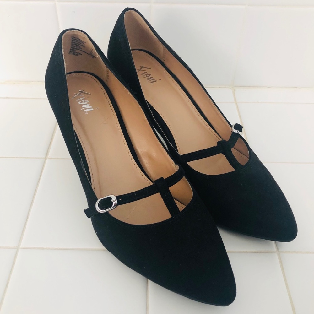 Black Heels w Buckle